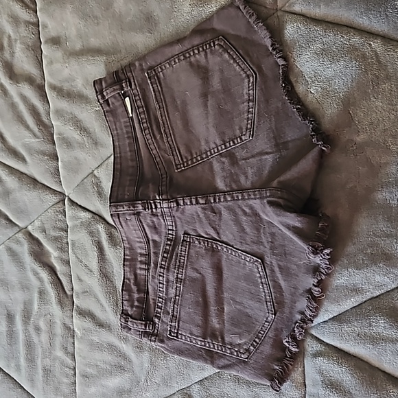 Billabong Button Fly Raw Hem Distressed Black Jean Short - Picture 5 of 7